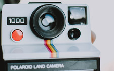 Funderar du på att köpa en polaroidkamera?